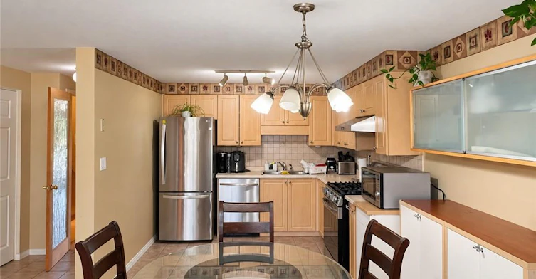 208 Activa Avenue, Kitchener, ON, N2E 3T8 - 5