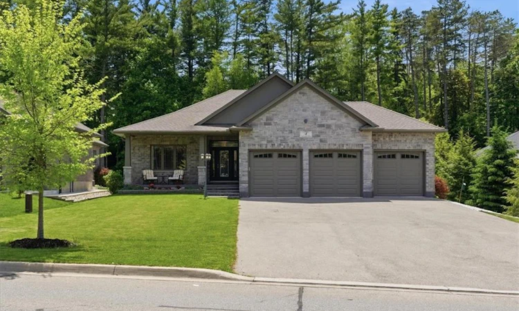4 Lynndale Road