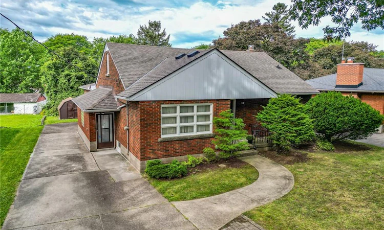 5049 Portage Road