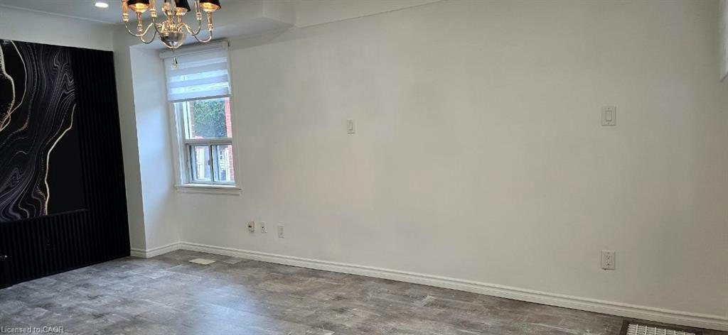284 Brucedale Avenue E, Hamilton, ON, L9A 1P9