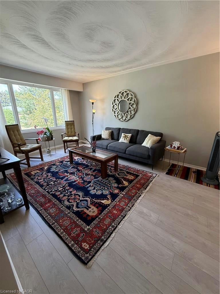 281 Toll Gate Boulevard, Waterloo, ON, N2L 4M3 - 4