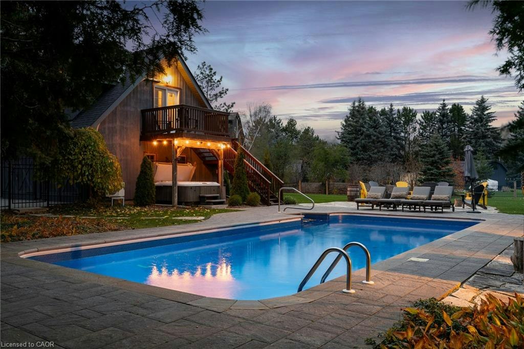4 Buckingham Boulevard, Clearview, ON, L9Y 3Y9