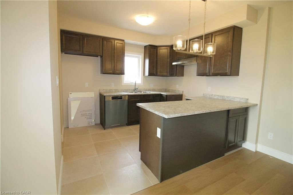 2-1395 Bleams Road, Kitchener, ON, N2E 3X7 - 3