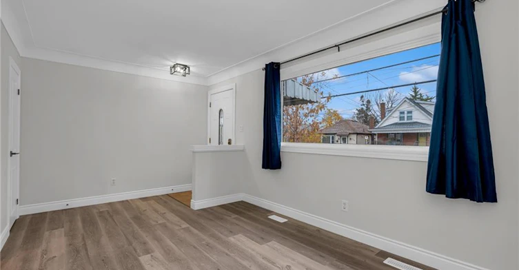 Main-515 Queensdale Avenue E, Hamilton, ON, L8V 1K9 - 2