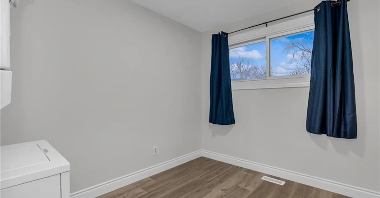 Main-515 Queensdale Avenue E, Hamilton, ON, L8V 1K9 - 7