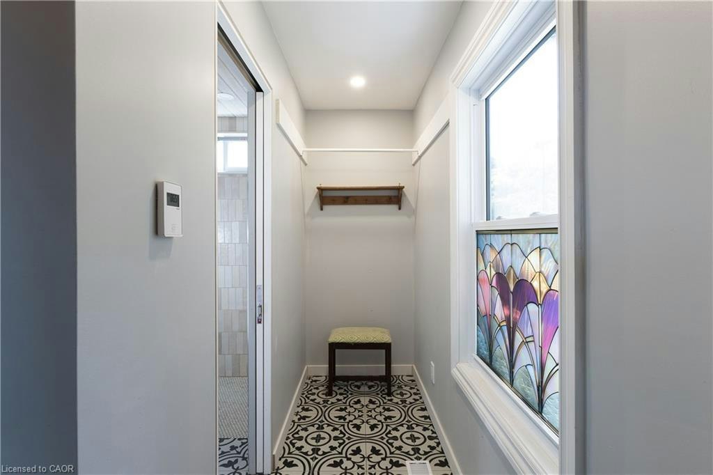 15 Spencer Avenue, Hamilton, ON, L9H 1E7 - 9