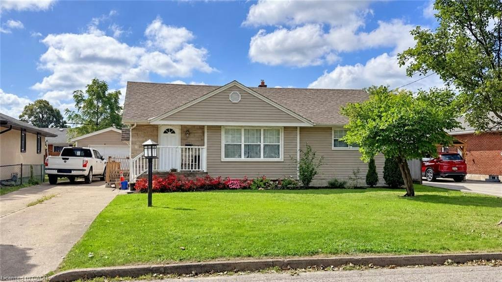 12 Roseland Avenue, St. Catharines, ON, L2M 5Z2