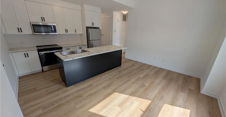 53-71 Great Falls Boulevard, Hamilton, ON, L8B 1Y5 - 2
