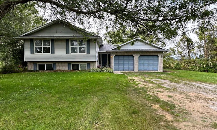 1919 Highway 3 E