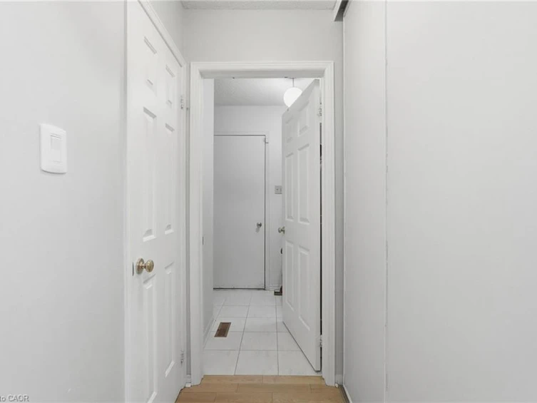 3193 Maderna Road, Burlington, ON, L7M 2W3 - 17