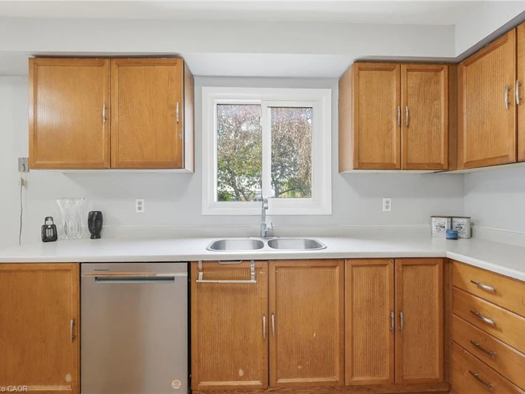 3193 Maderna Road, Burlington, ON, L7M 2W3 - 10