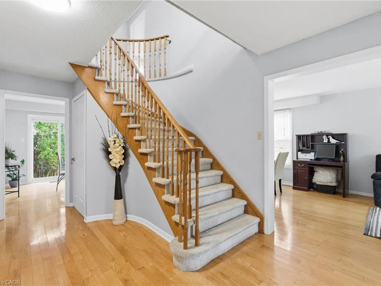 3193 Maderna Road, Burlington, ON, L7M 2W3 - 4