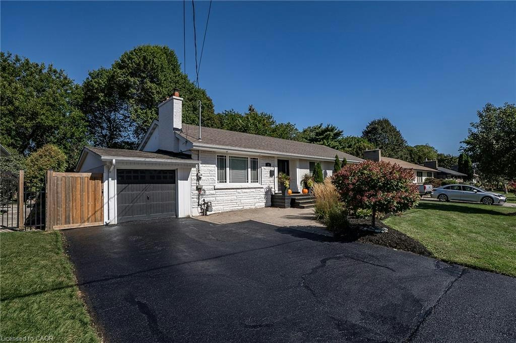 43 Miller Drive, Hamilton, ON, L9G 2H9 - 2