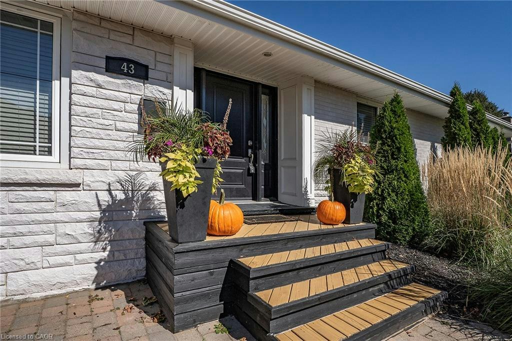 43 Miller Drive, Hamilton, ON, L9G 2H9 - 3