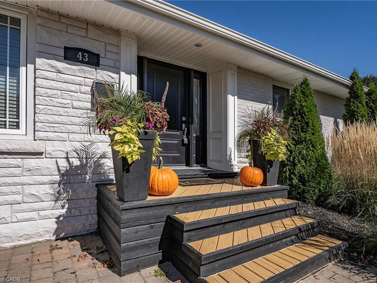 43 Miller Drive, Hamilton, ON, L9G 2H9 - 3