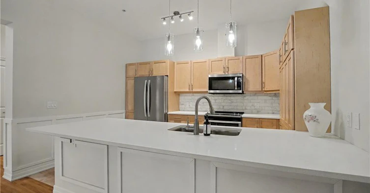 006-39 Sister Varga Terrace, Hamilton, ON, L9B 0J7 - 13