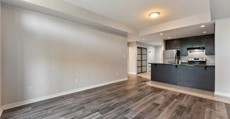 401-396 Plains Road E, Burlington, ON, L7T 2C8 - 12