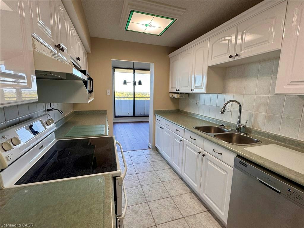 1203-2055 Upper Middle Road, Burlington, ON, L7P 3P4 - 4