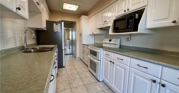 1203-2055 Upper Middle Road, Burlington, ON, L7P 3P4 - 5