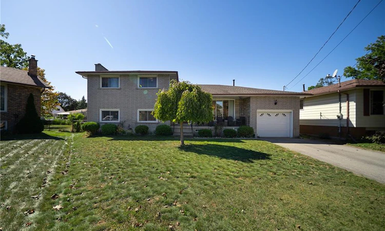 32 Avondale Crescent