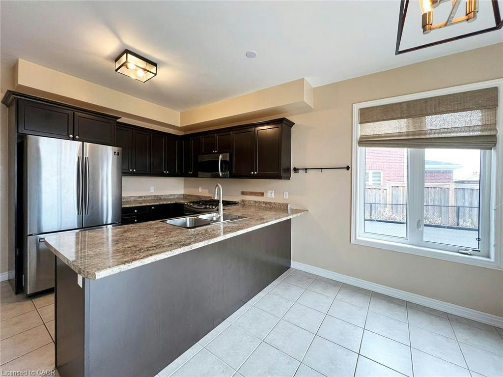 52 Whittington Drive, Hamilton, ON, L9K 0G8 - 7