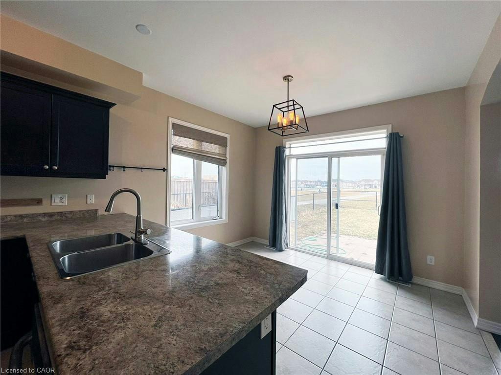 52 Whittington Drive, Hamilton, ON, L9K 0G8 - 10