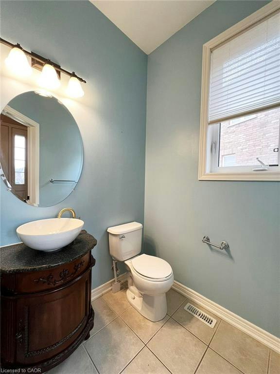 52 Whittington Drive, Hamilton, ON, L9K 0G8 - 3