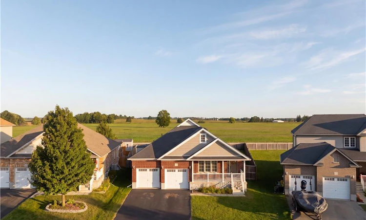116 English Crescent