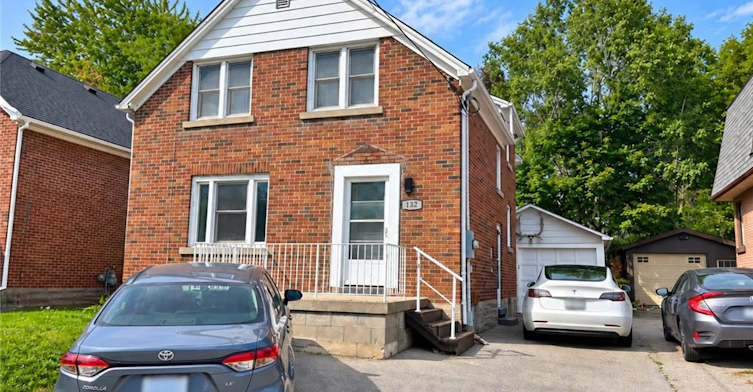 UPPER-132 Bridgeport Road E, Waterloo, ON, N2J 2X4