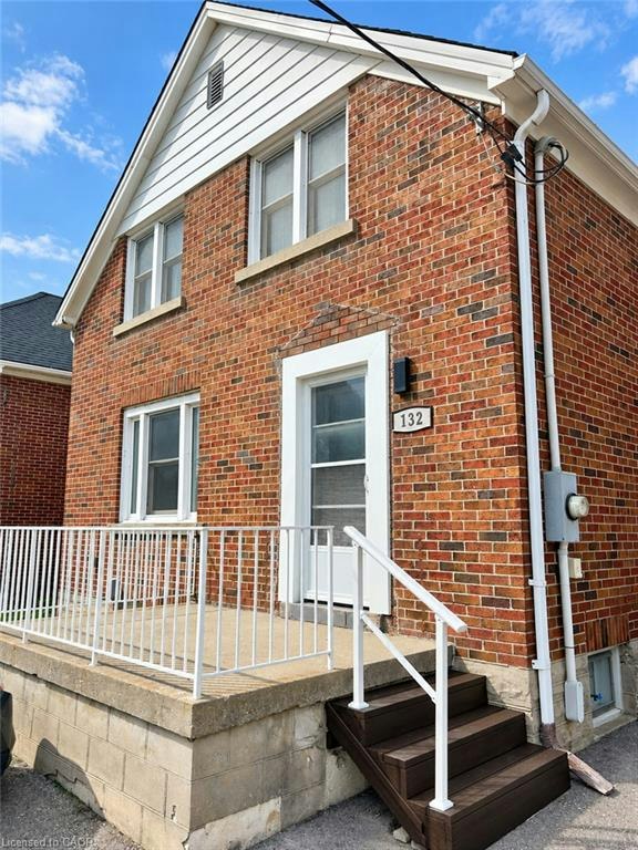UPPER-132 Bridgeport Road E, Waterloo, ON, N2J 2X4 - 2