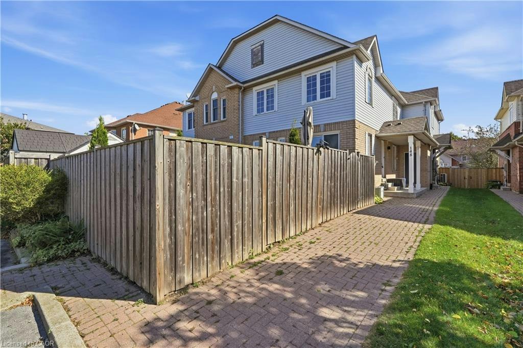 148 Rockhaven Lane, Hamilton, ON, L8B 0J5