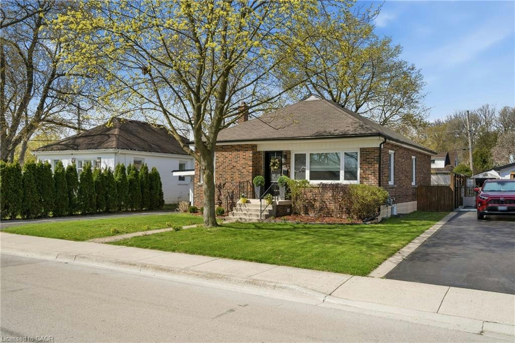 31 Cameron Avenue, Hamilton, ON, L9H 1P6