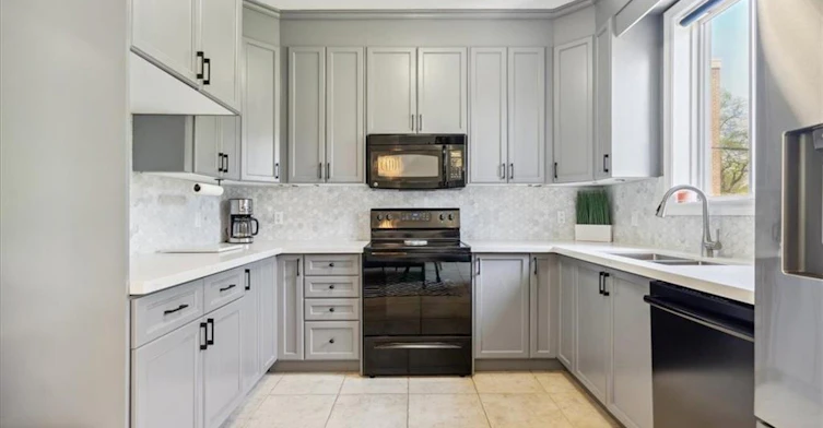 2438 Second Street, Burlington, ON, L7R 3K1 - 5