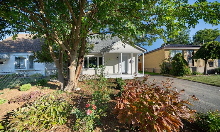 89 Salisbury Avenue