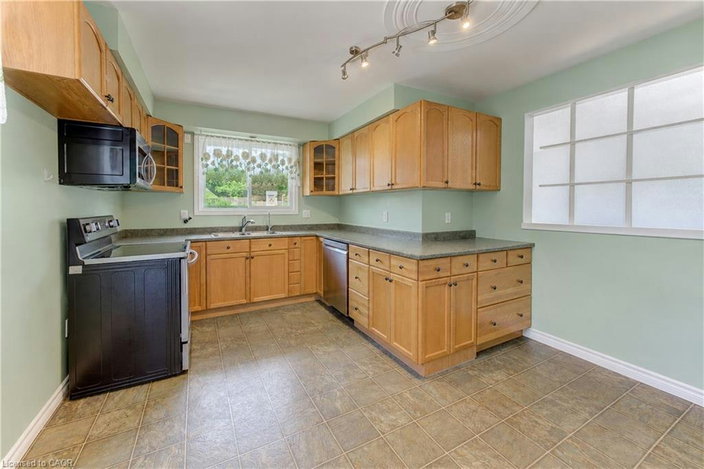 64 Stanley Street, Cambridge, ON, N1S 2A6 - 9