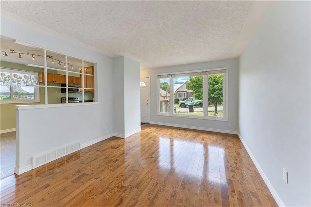64 Stanley Street, Cambridge, ON, N1S 2A6 - 7