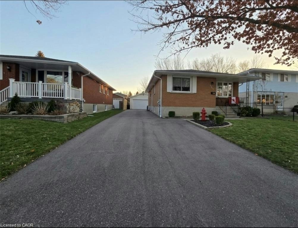 555 Brookhaven Crescent, Waterloo, ON, N2L 4R6