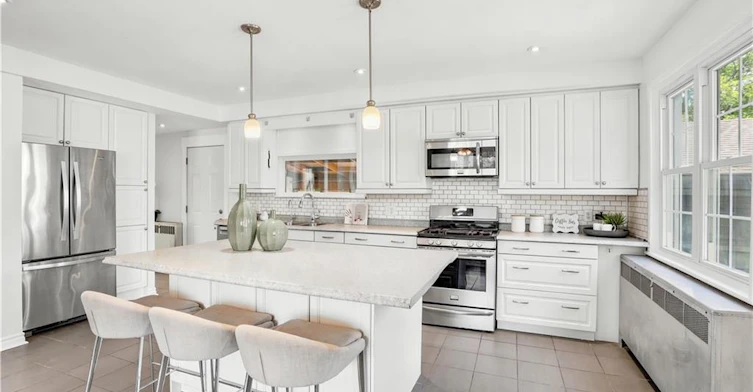 545 Mohawk Road W, Hamilton, ON, L9C 1X5 - 8