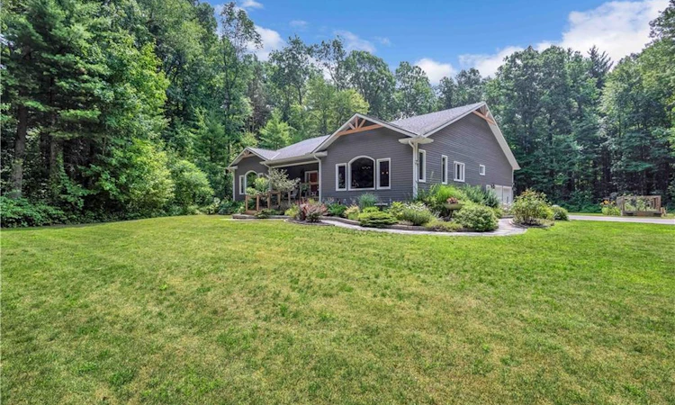 156 St Johns Road W