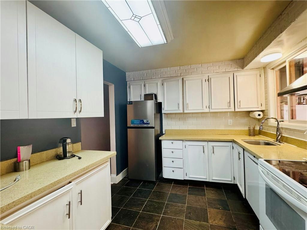46 Greyfriar Drive, Hamilton, ON, L9C 4S2 - 10