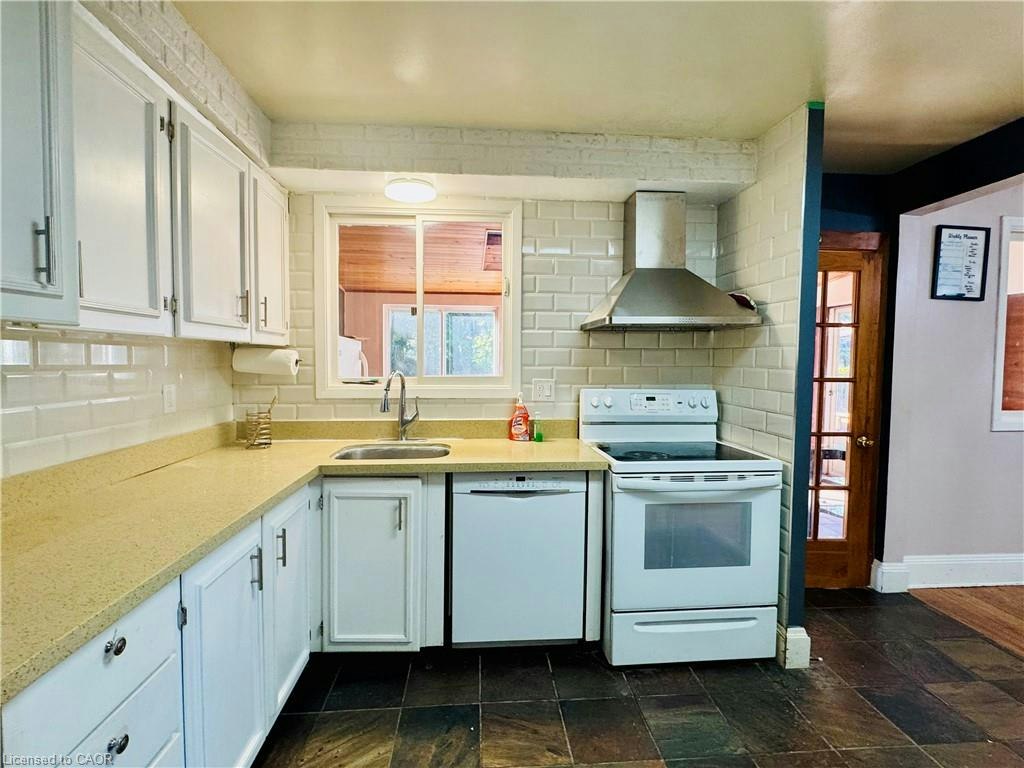 46 Greyfriar Drive, Hamilton, ON, L9C 4S2 - 9