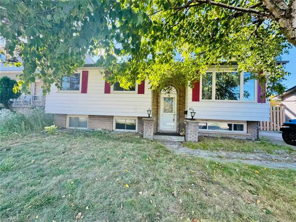 46 Greyfriar Drive, Hamilton, ON, L9C 4S2