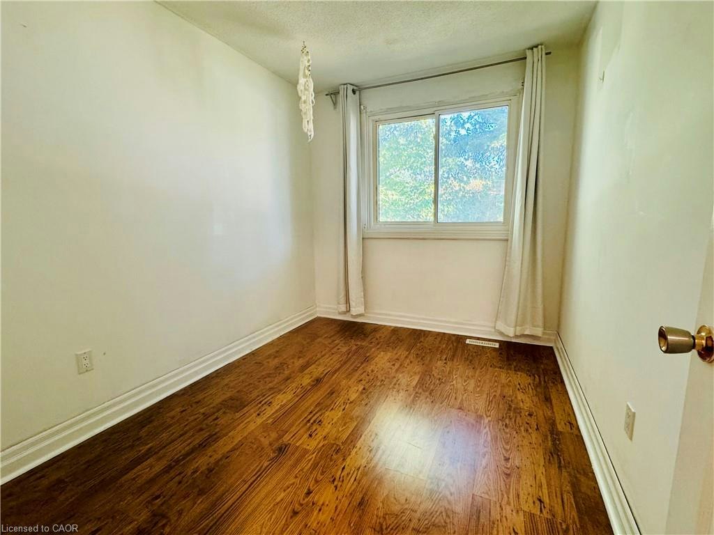 46 Greyfriar Drive, Hamilton, ON, L9C 4S2 - 8