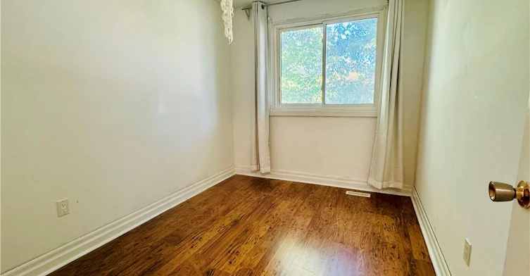 46 Greyfriar Drive, Hamilton, ON, L9C 4S2 - 8