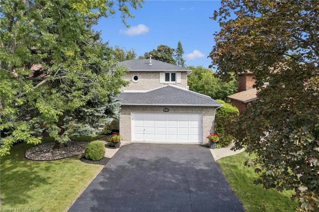 2203 Robin Drive, Mississauga, ON, L5K 2L5