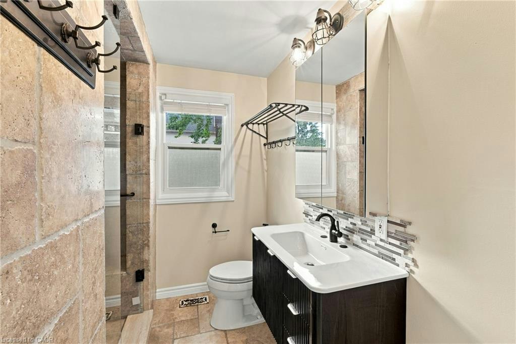 433 Belvenia Road, Burlington, ON, L7L 1T2 - 9