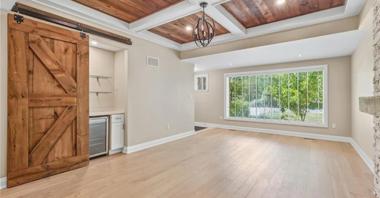 MAIN-707 King Road, Burlington, ON, L7T 3K5 - 3