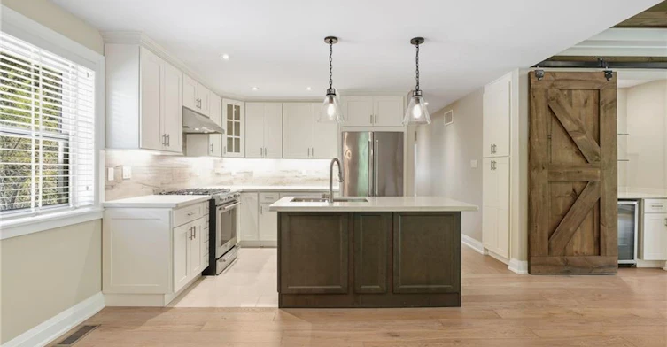 MAIN-707 King Road, Burlington, ON, L7T 3K5 - 8