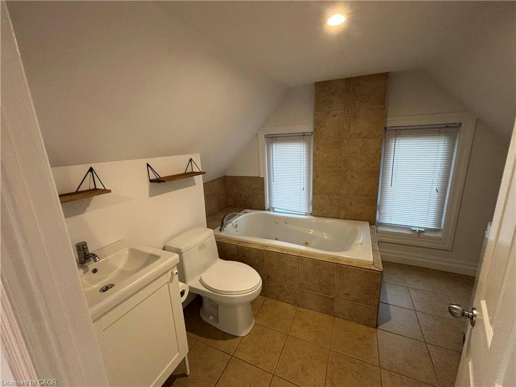 2 (UPPER LEVEL)-300 Bold Street, Hamilton, ON, L8P 1W4 - 11