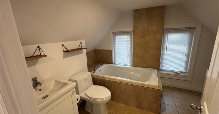 2 (UPPER LEVEL)-300 Bold Street, Hamilton, ON, L8P 1W4 - 11